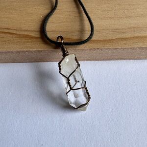 Elegant Crystal Pendant Necklace
